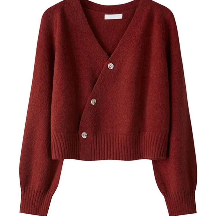 Demi | V-neck cashmere sweater with diagonal button