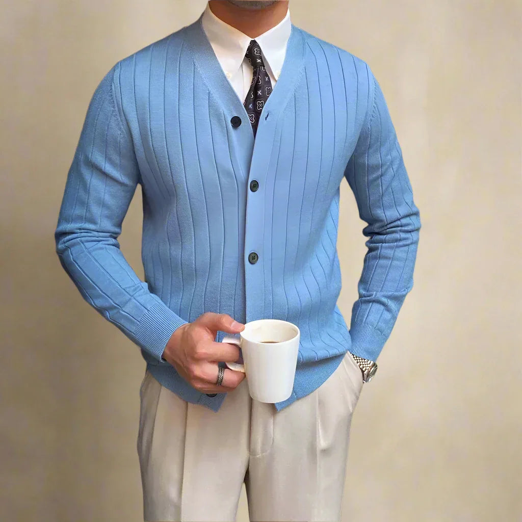 Magnus - Knitted cardigan with V-neck and buttons for men