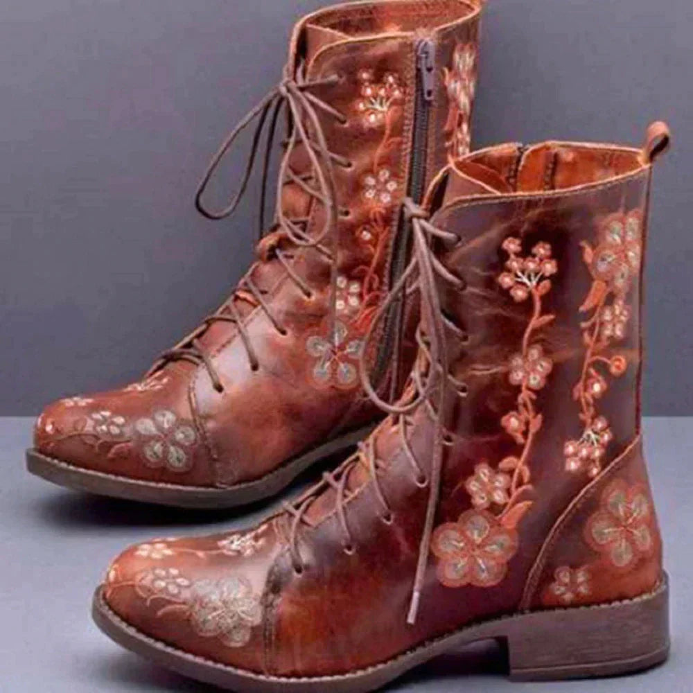 Nessa - Embroidered flower boots with laces