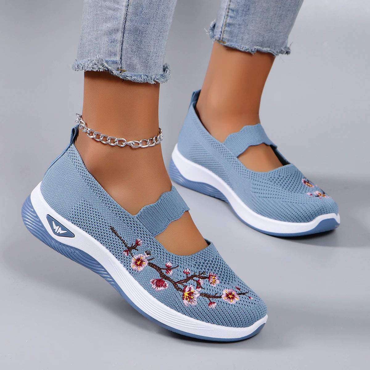 Lily Trendy Sporty Sneakers