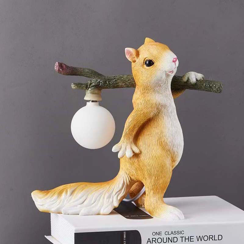 SquirrelGlow - Charming Squirrel Lamp