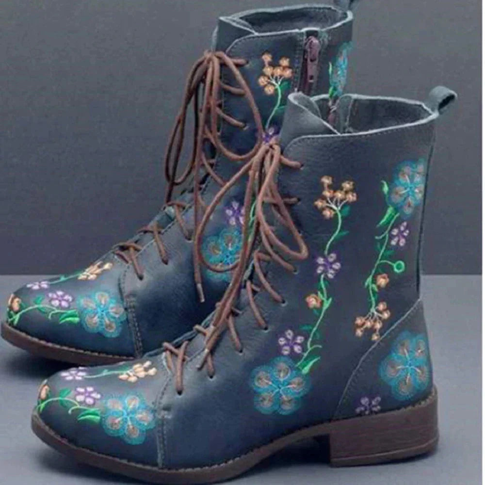 Nessa - Embroidered flower boots with laces