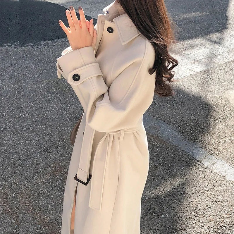 Laura - Luxury long winter coat with timeless elegance