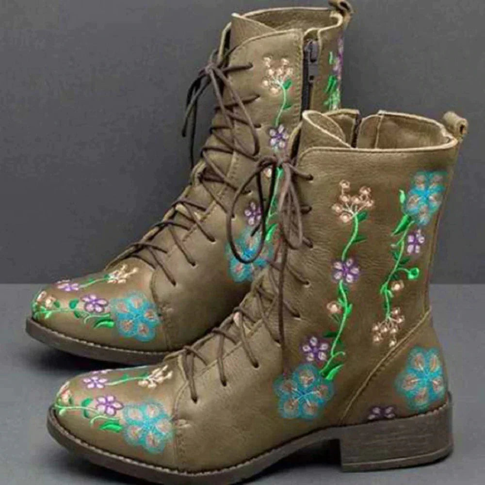 Nessa - Embroidered flower boots with laces