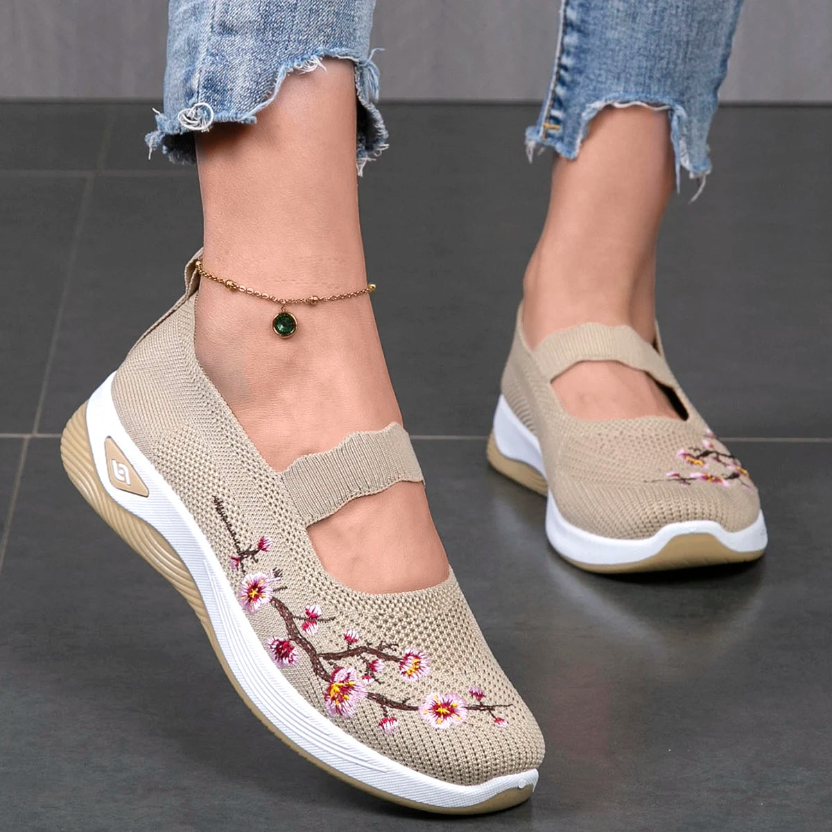 Lily Trendy Sporty Sneakers