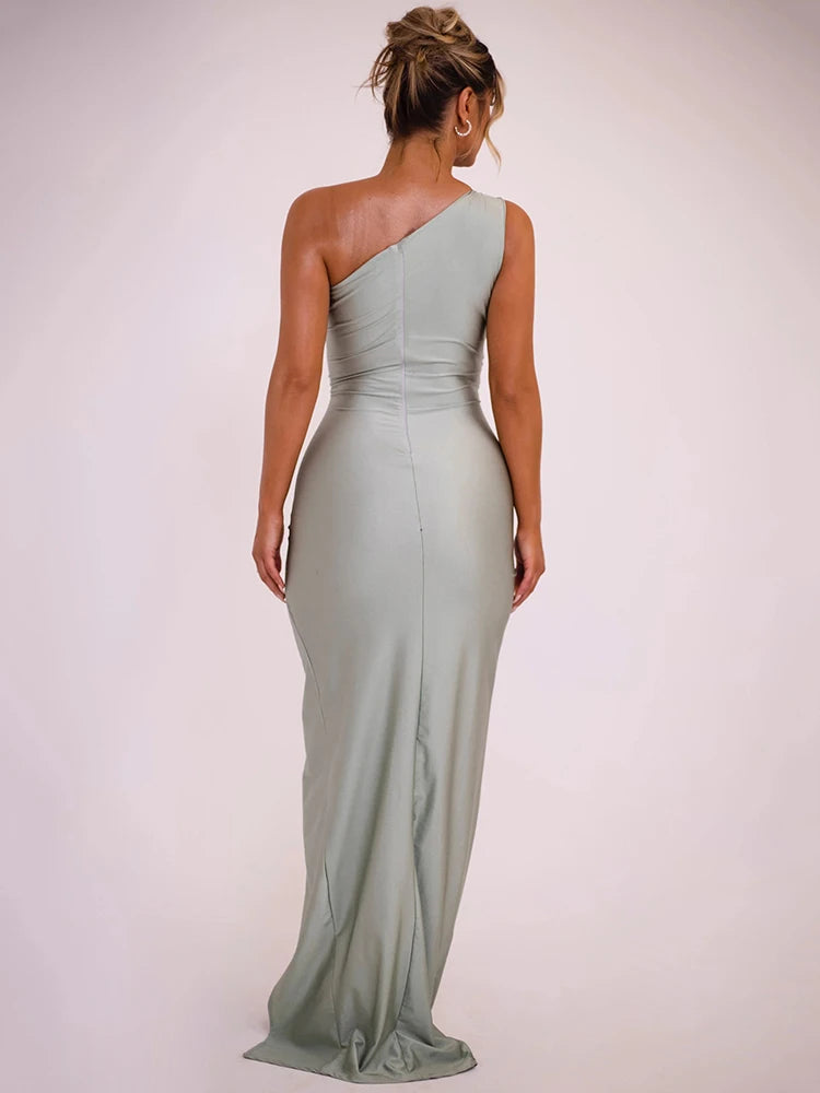 Shara - Shiny Brooch Inclined Shoulder Sexy Maxi Dress