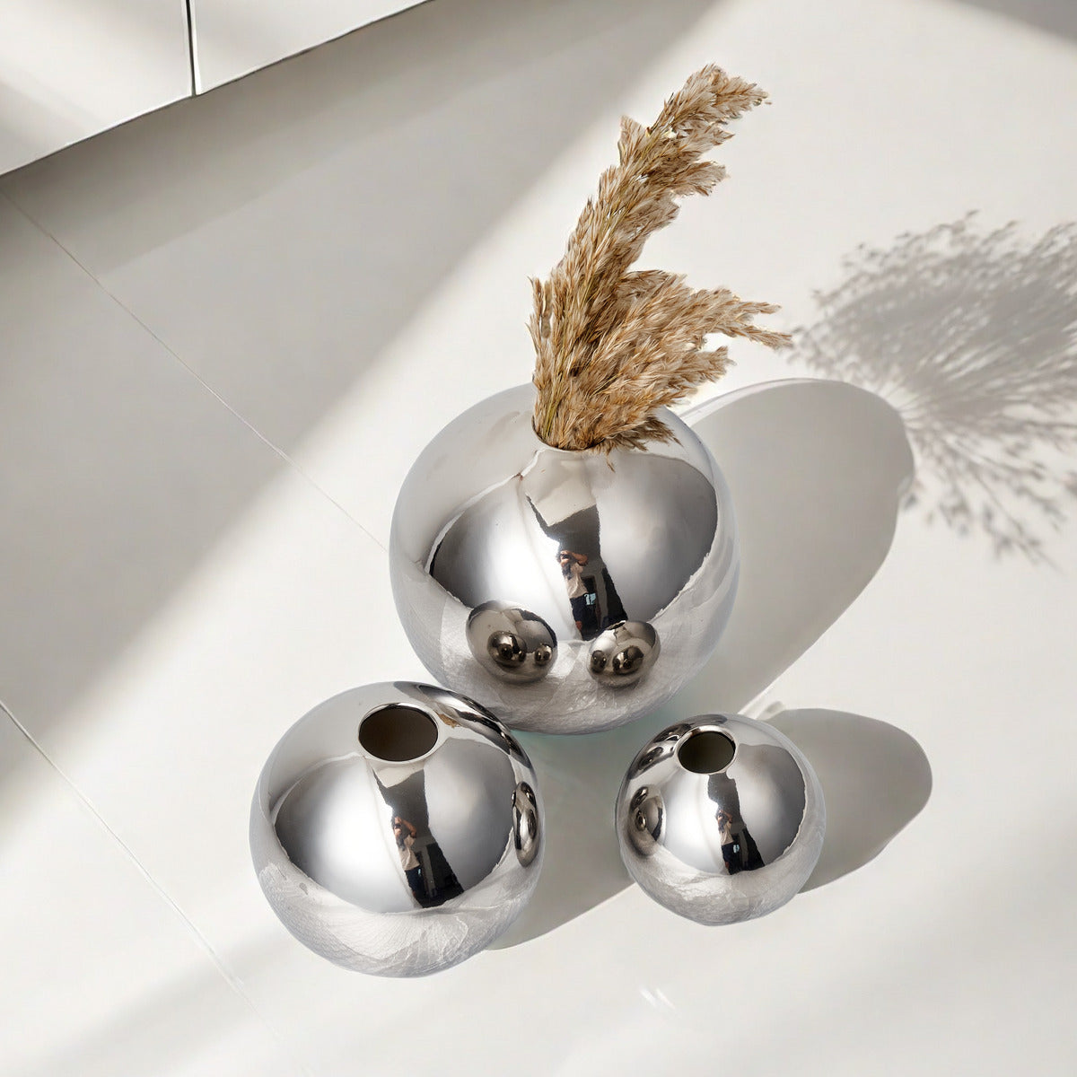 LivaForm round decorative vase