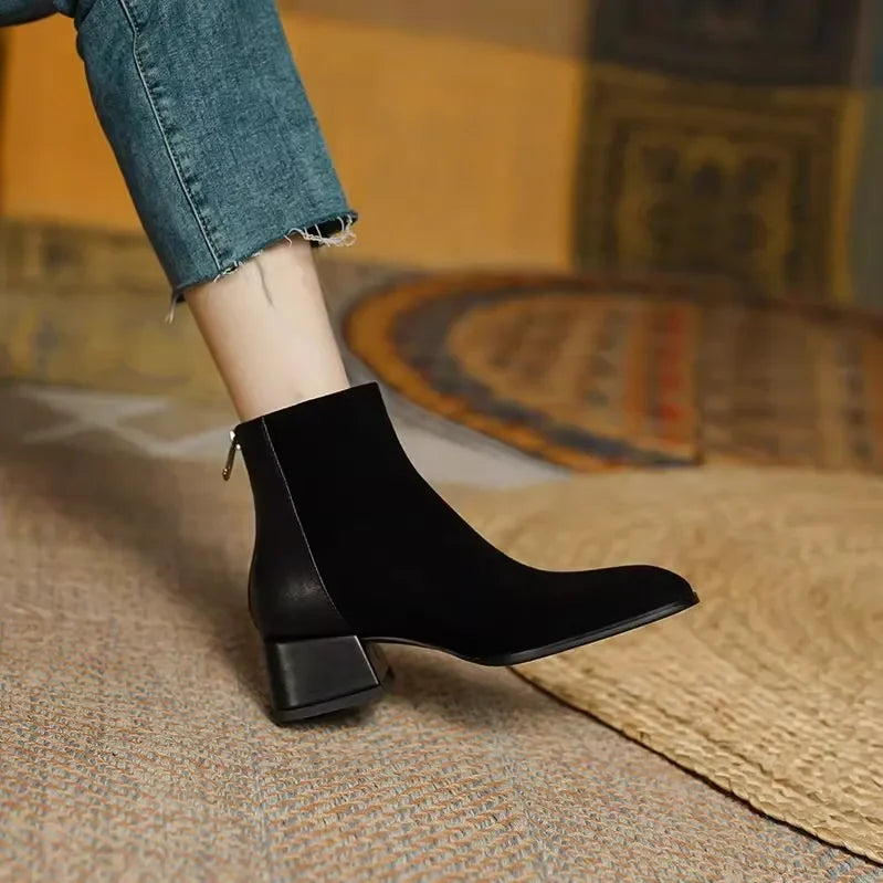 Ida - Comfortable ankle boots with non-slip zipper and classic round toe design