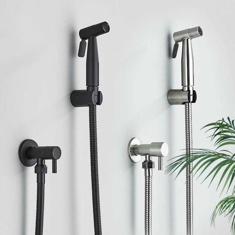 Non-splash shower head for bathroom