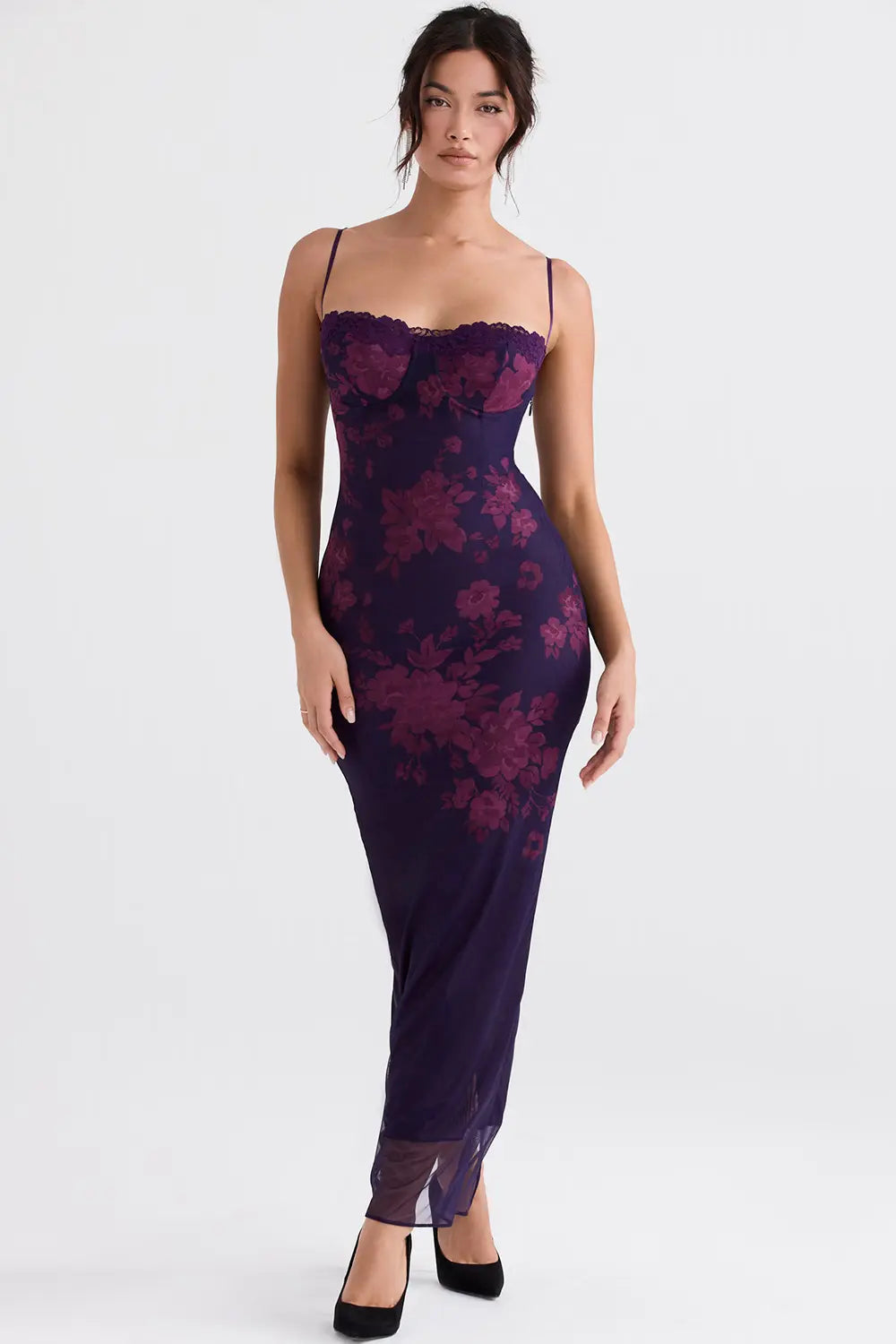 Selma – Long floral dress with delicate straps and an elegant neckline