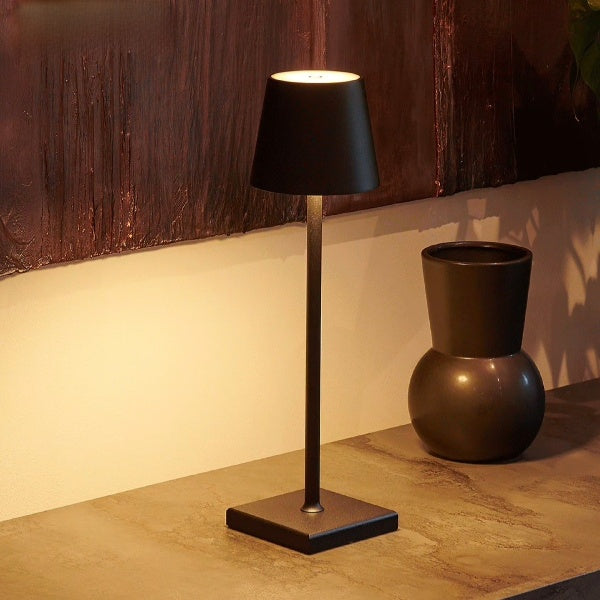 Avery elegant LED table lamp