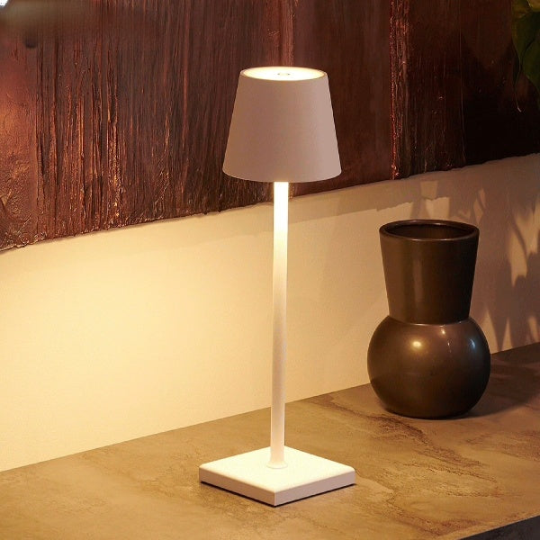 Avery elegant LED table lamp