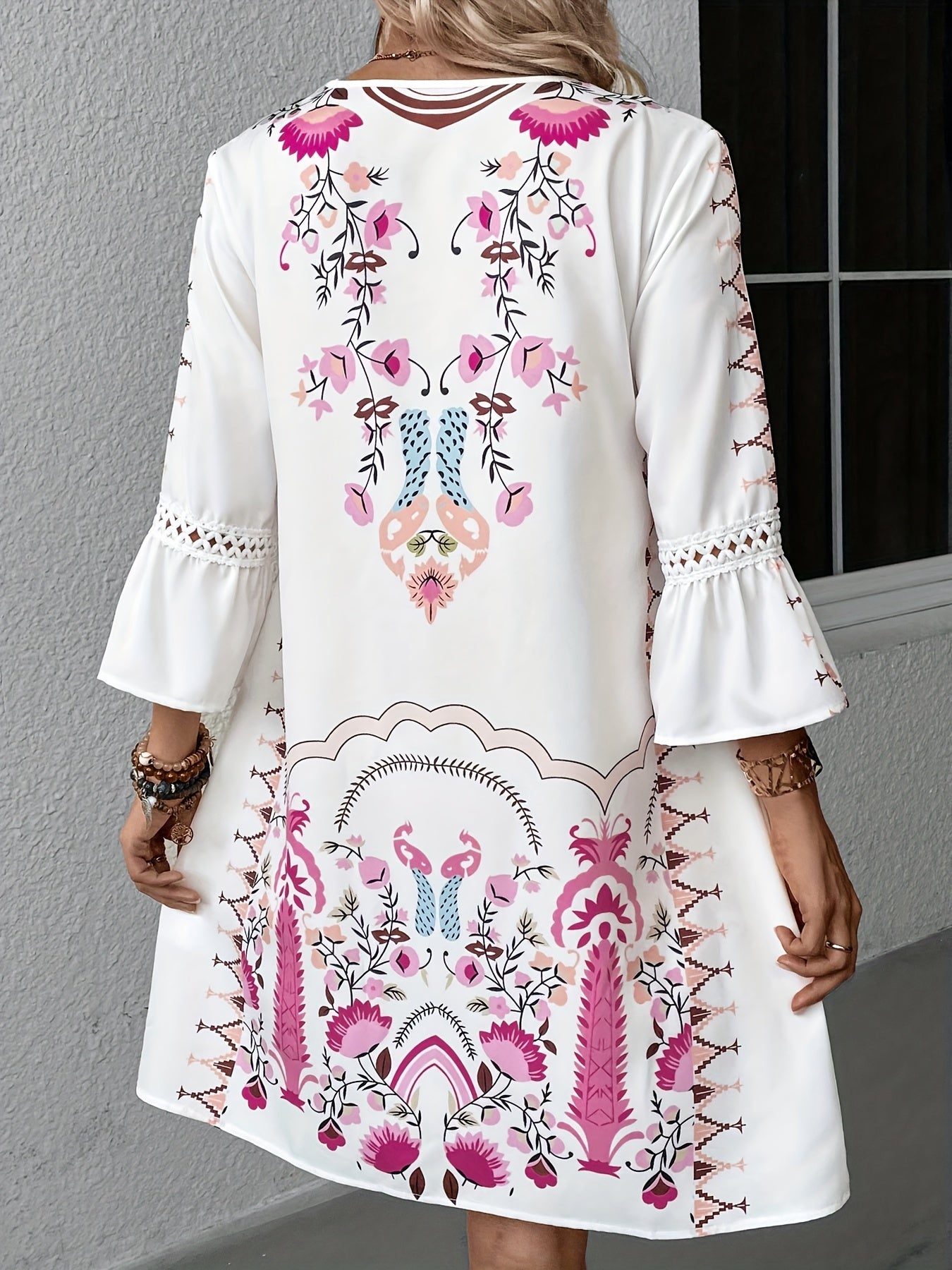 Alma Ethnic Maxi Dress with V-Neck - Boho Style for Women