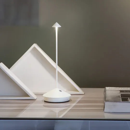 LumaGlow - Minimalistic and energy-efficient LED desk lamp