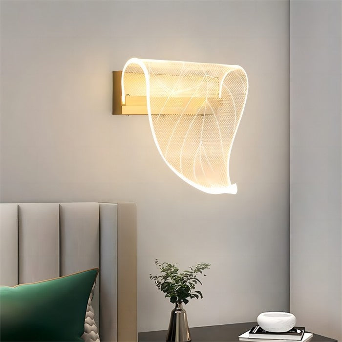 EcoLeaf modern LED table lamp