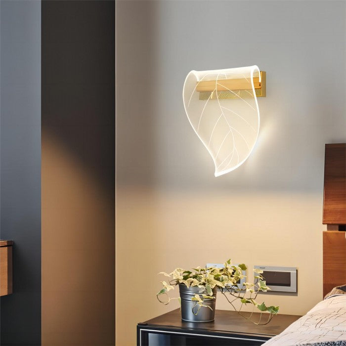 EcoLeaf modern LED table lamp