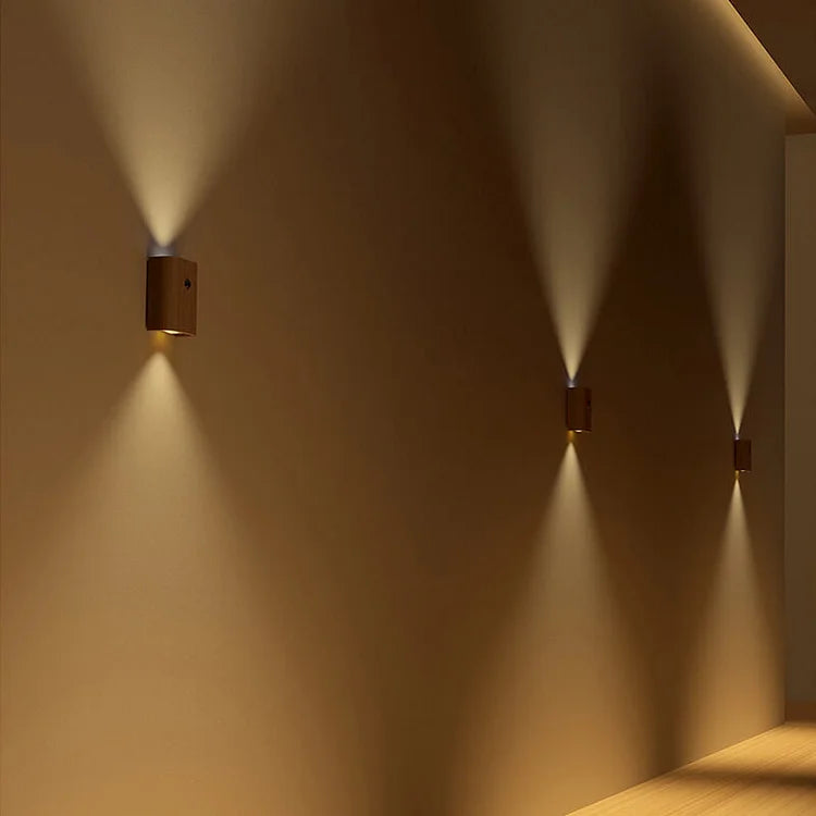 LumaSense - Magnetic Wooden Walllamp with Motion Sensor