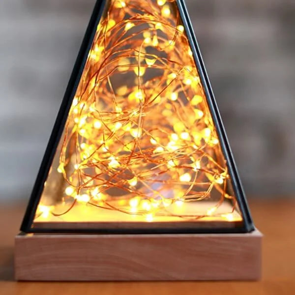 GlowPyramid - Elegant Tablelamp with Fairylights