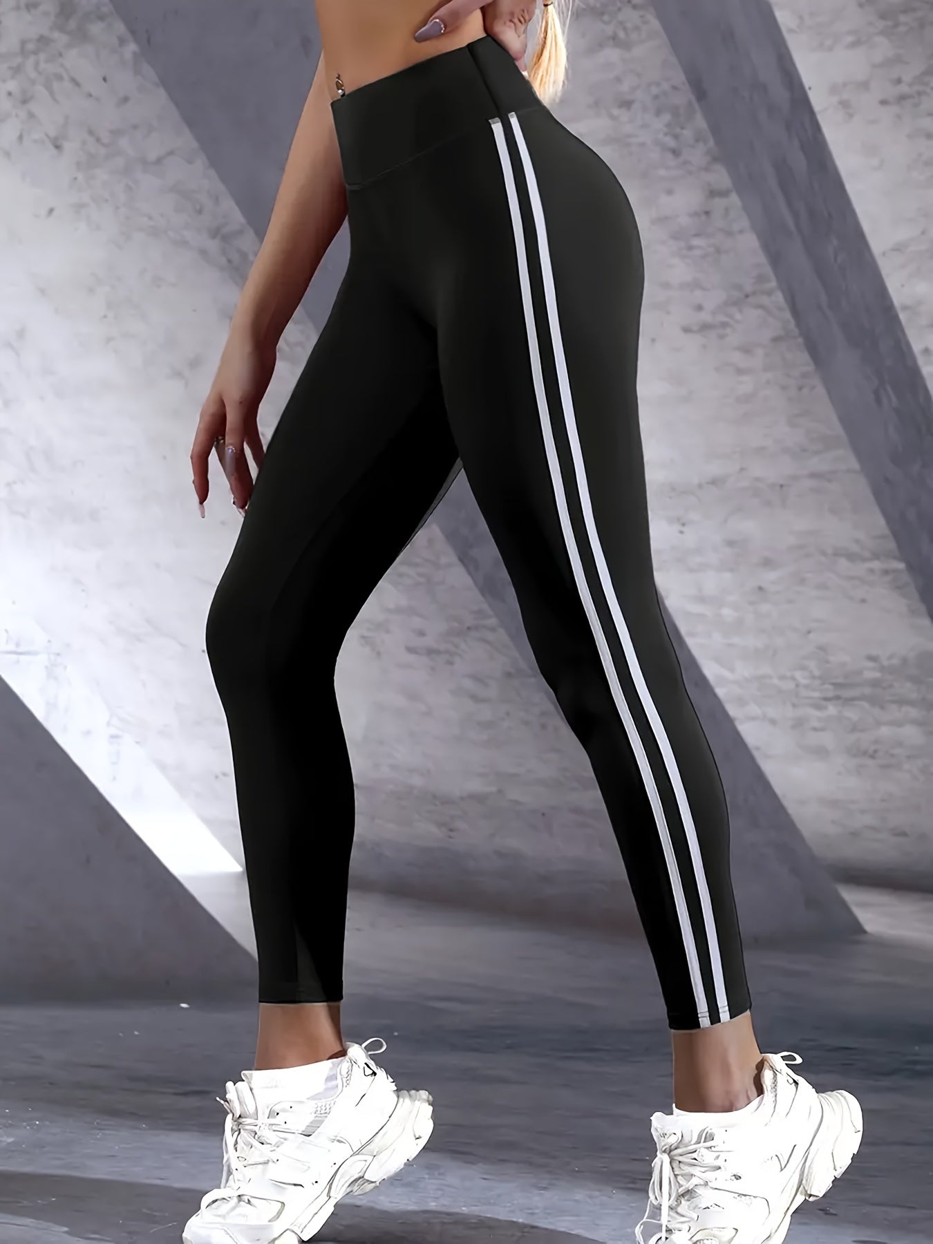 Ivy | Slim-Fit High Waist Yoga Pants with Sporty Side Stripe