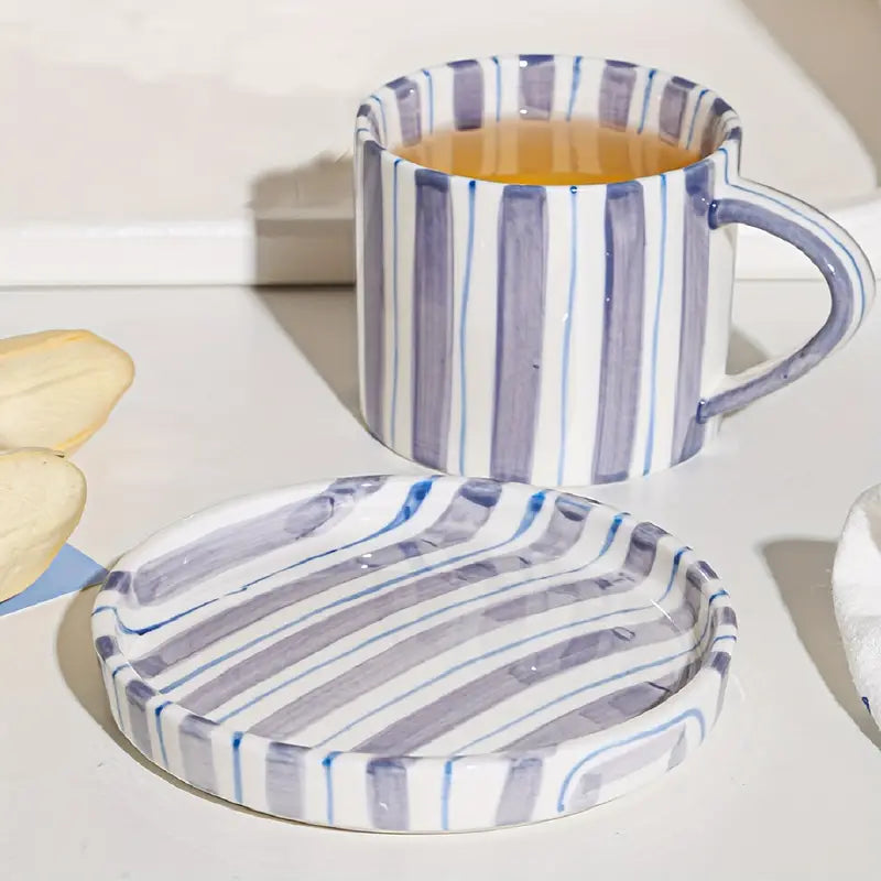 Sip&Stripe – Eye-catching mug with matching striped plate