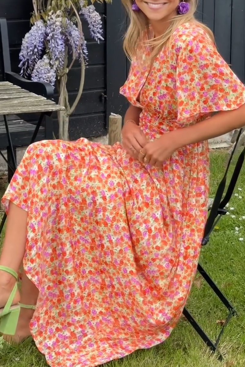 Amalfi – Long dress with V-neck and flattering fit