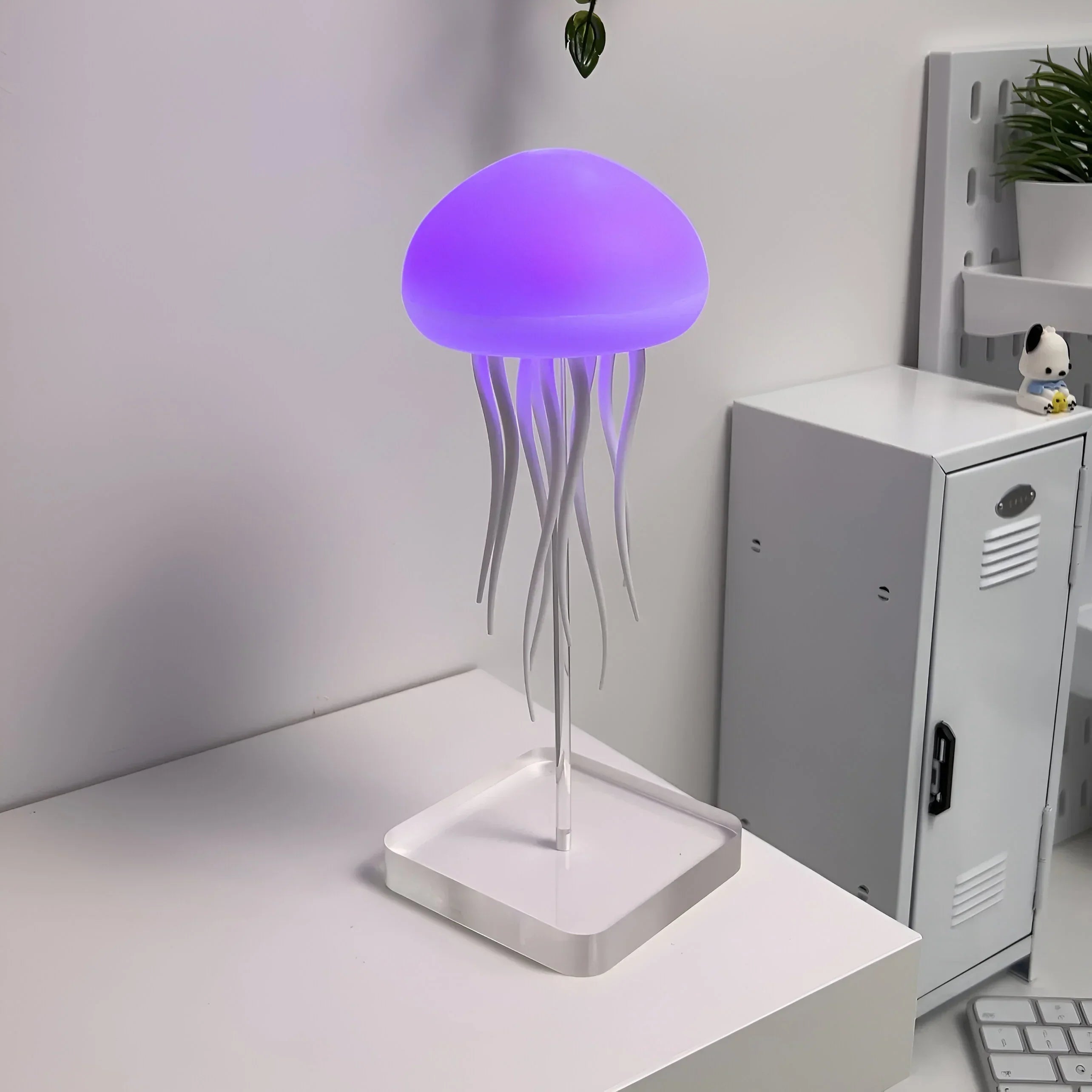 JellyJive - lamp with dancing jellyfish