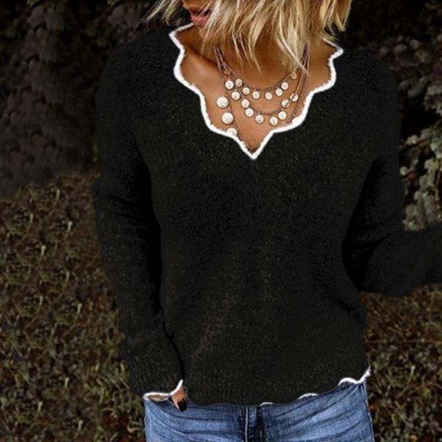 Camilla - Relaxed long-sleeved knitted sweater with V-neck