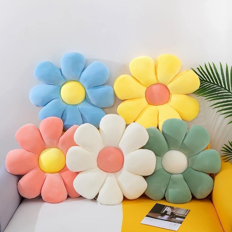 FloraNest | Elegant Floral-Inspired Pillow
