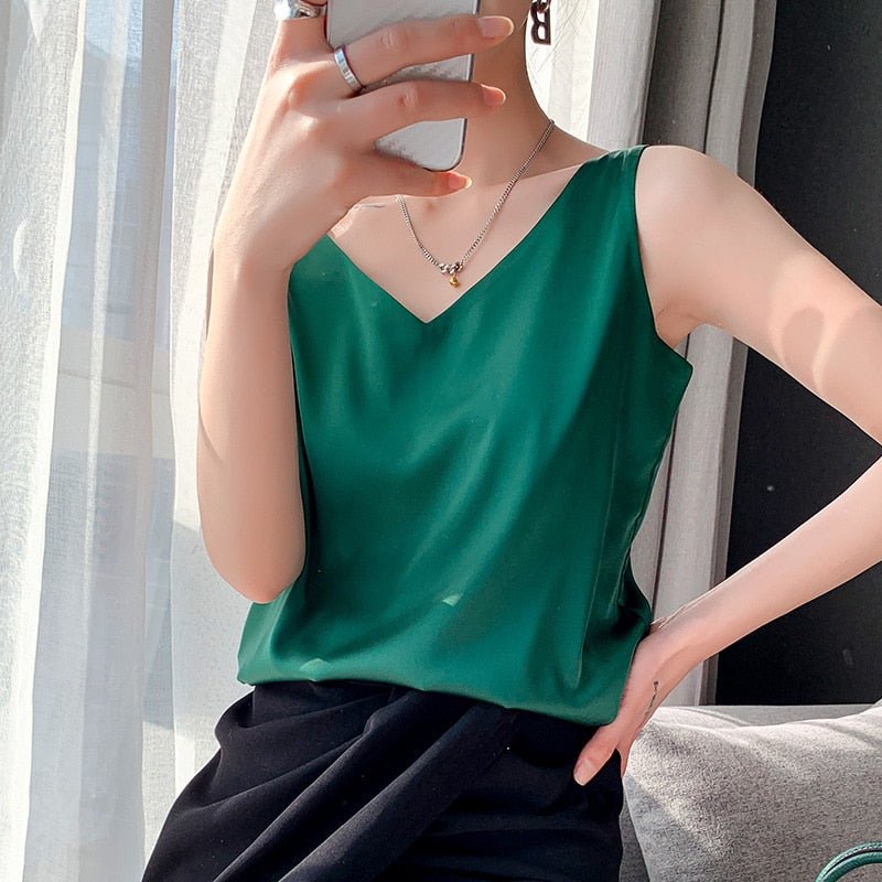 Clara | Elegant Women's Top with Timeless Design