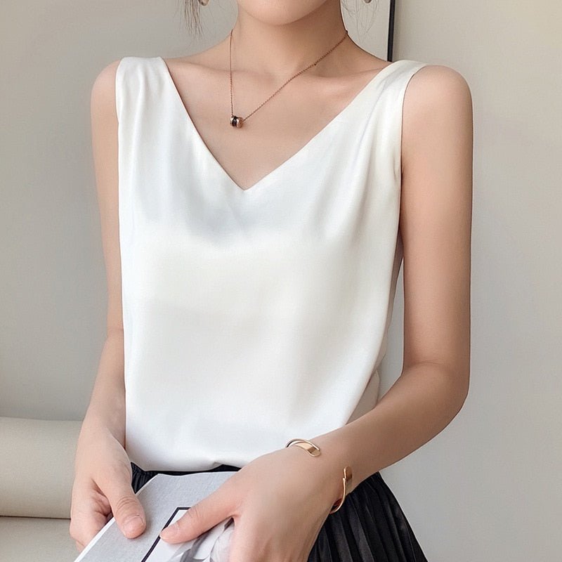 Clara | Elegant Women's Top with Timeless Design