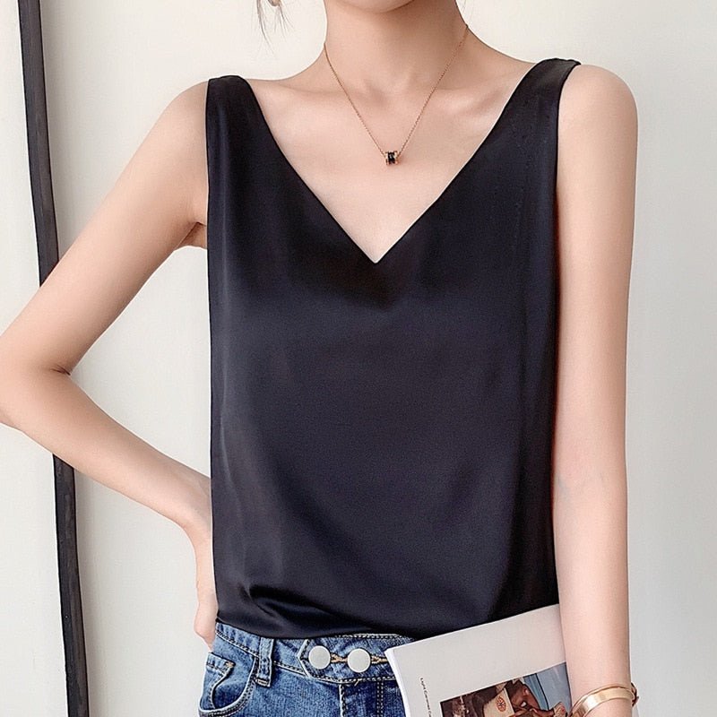 Clara | Elegant Women's Top with Timeless Design