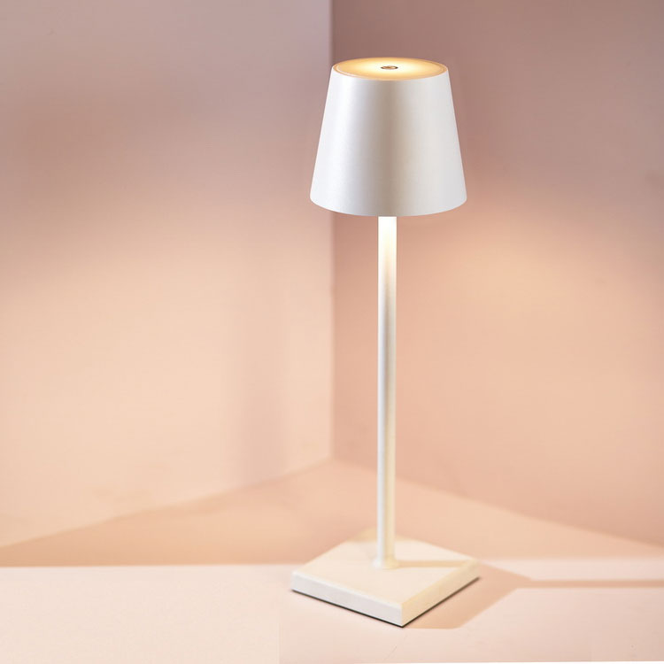 Nordlights - Wireless rechargeable table lamp