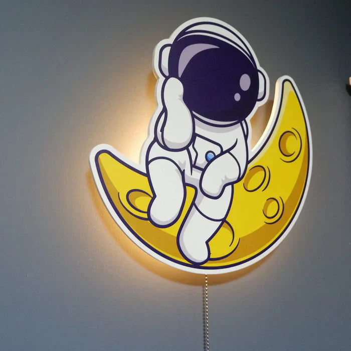 AstroLight - Astronaut wall lamp with a magical touch