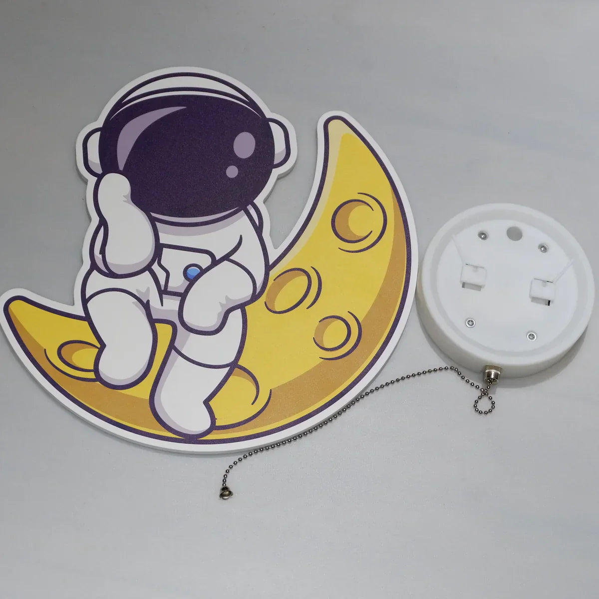 AstroLight - Astronaut wall lamp with a magical touch